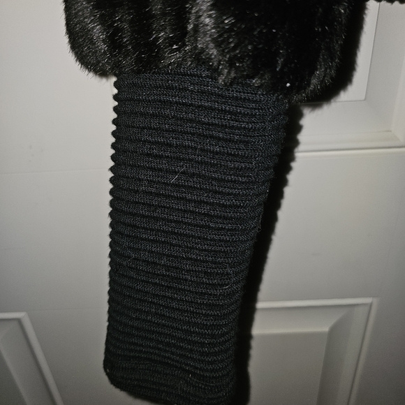 EUC bebe Faux fur crop jacket - Picture 7 of 7